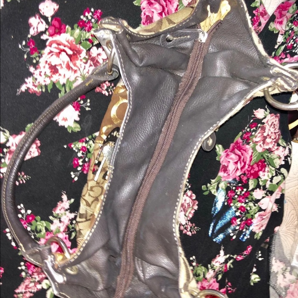 Guess Handbag - Picture 5 of 6